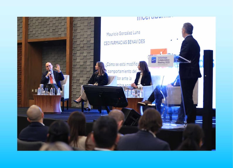 Panel de liderazgo durante el Advantage Collaboration Meeting 2025 con ejecutivos del sector retail y consumo